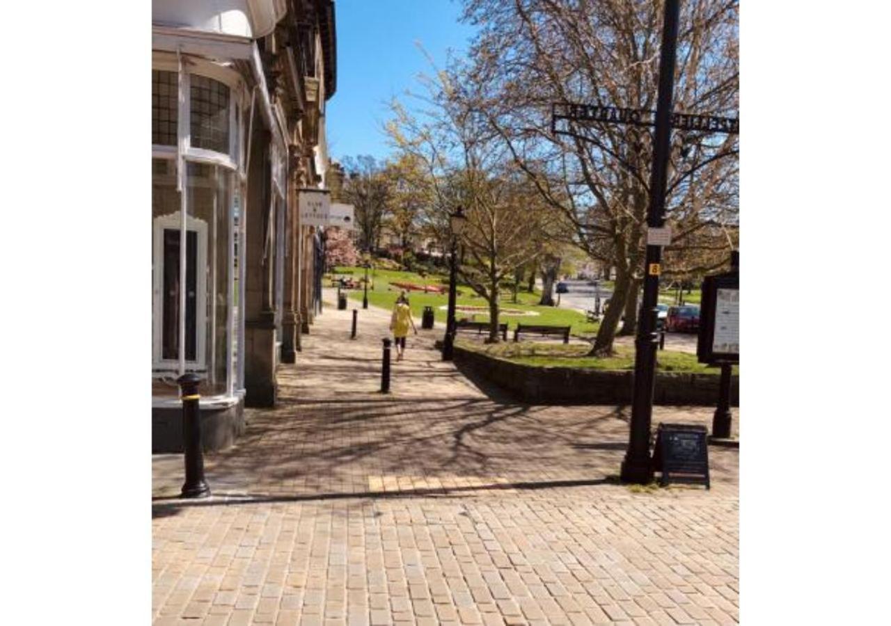 Perfectly Located 4 Storey Townhouse With 2 Parking Spaces In Central Harrogate Zewnętrze zdjęcie