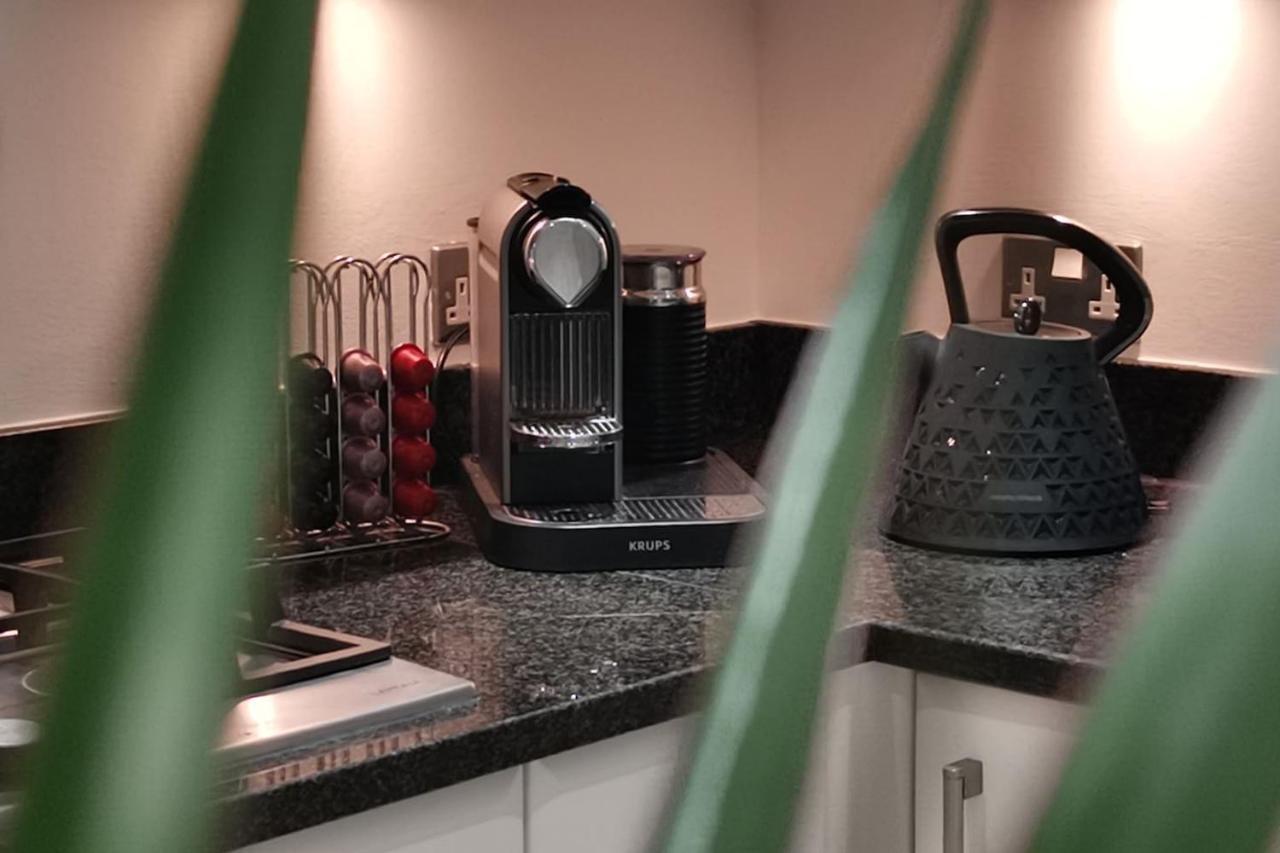 Perfectly Located 4 Storey Townhouse With 2 Parking Spaces In Central Harrogate Zewnętrze zdjęcie